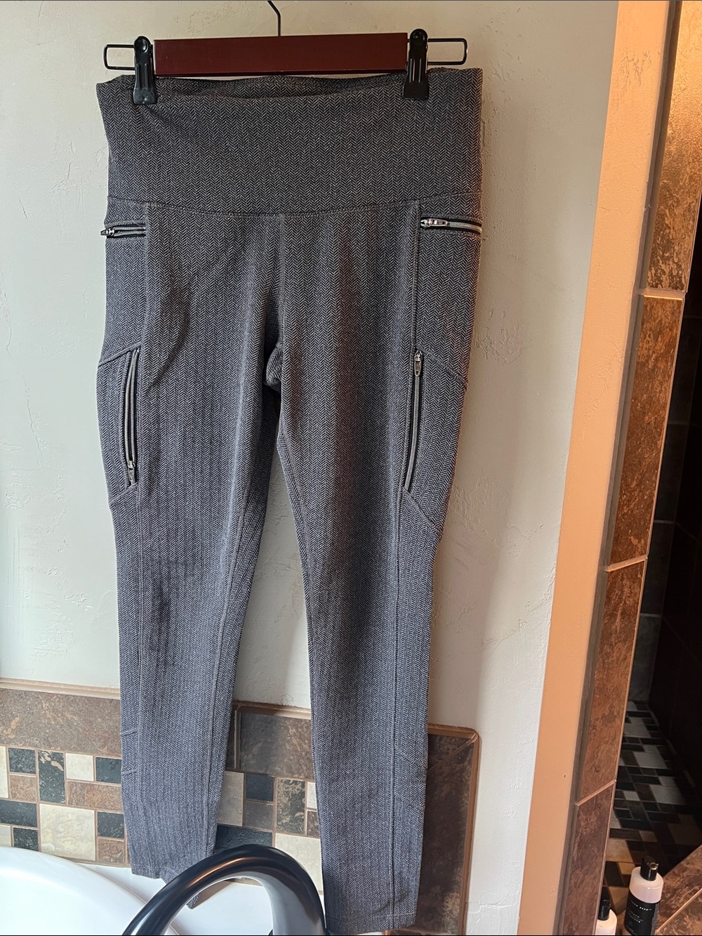 Athleta Charcoal Ribbed High-Waist Leggings with Zip Pockets